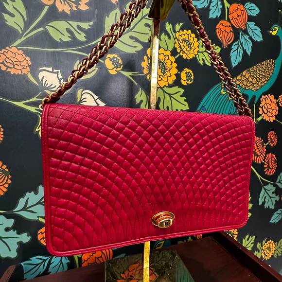 Vintage 1980s Bally Red Quilted Lambskin Leather Chain Shoulder / Crossbody Bag - Picture 5 of 11